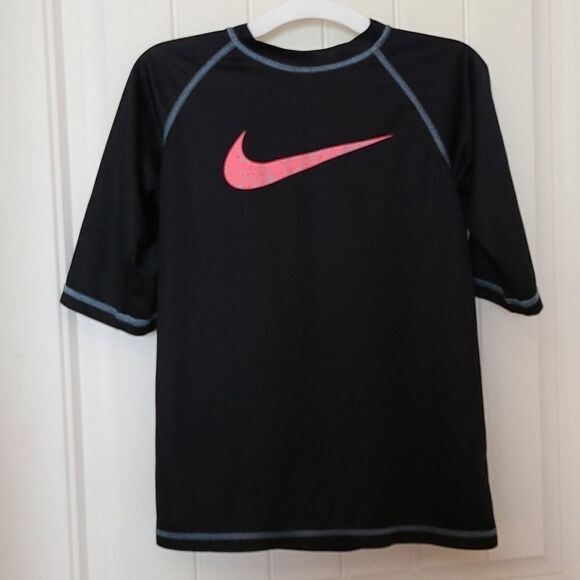 NIKE Loose Fit Athletic Shirt Youth Large Black Unisex Pink Logo Active Sporty - Picture 1 of 2